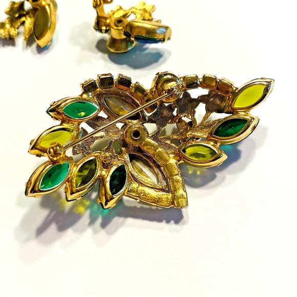Vintage Jewelry Set Brooch & Clip On Earrings Blue/Green AB Crystal Rhinestones - Picture 9 of 11